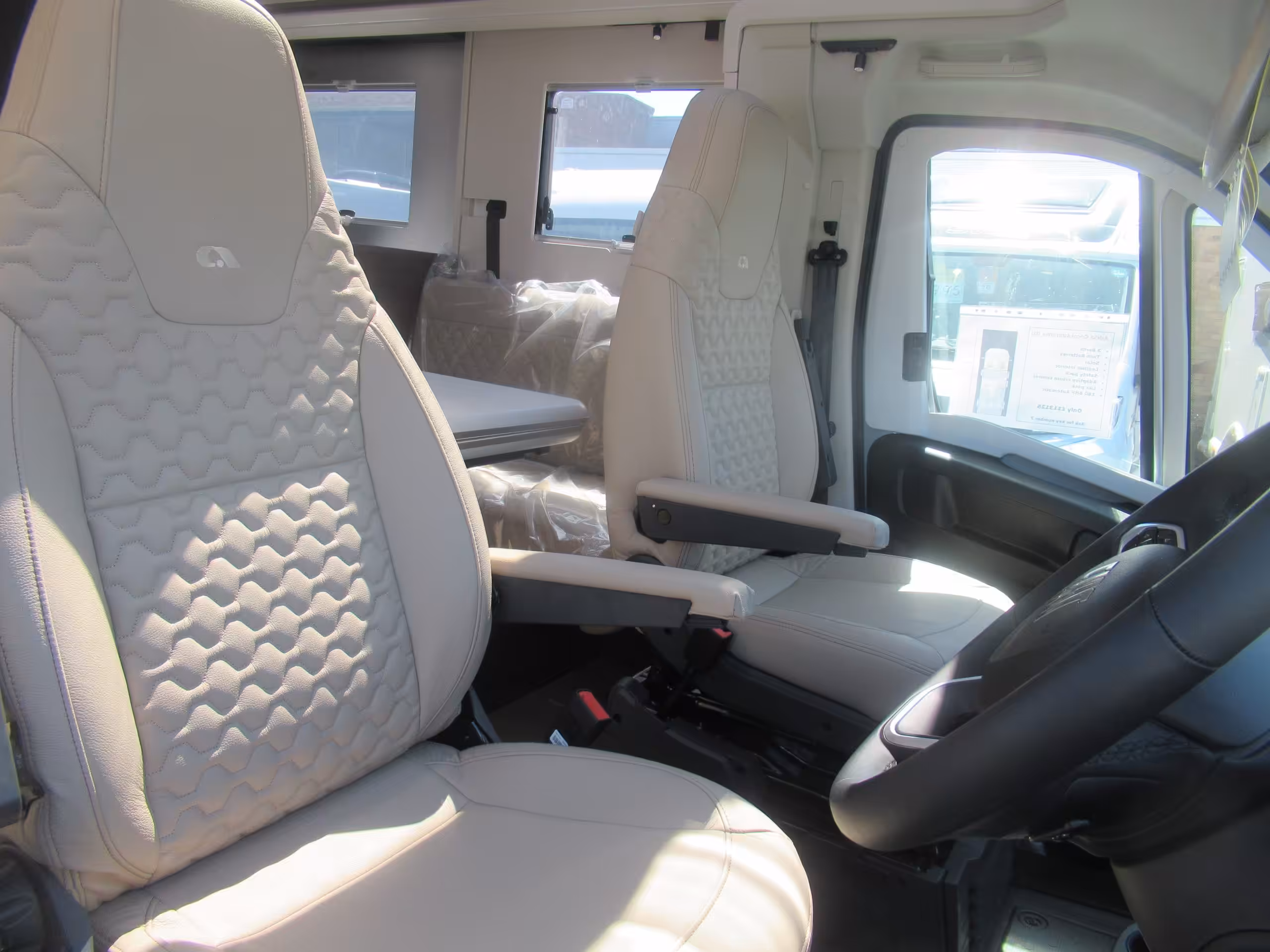 Adria Coral Supreme 670 DL AR G 16