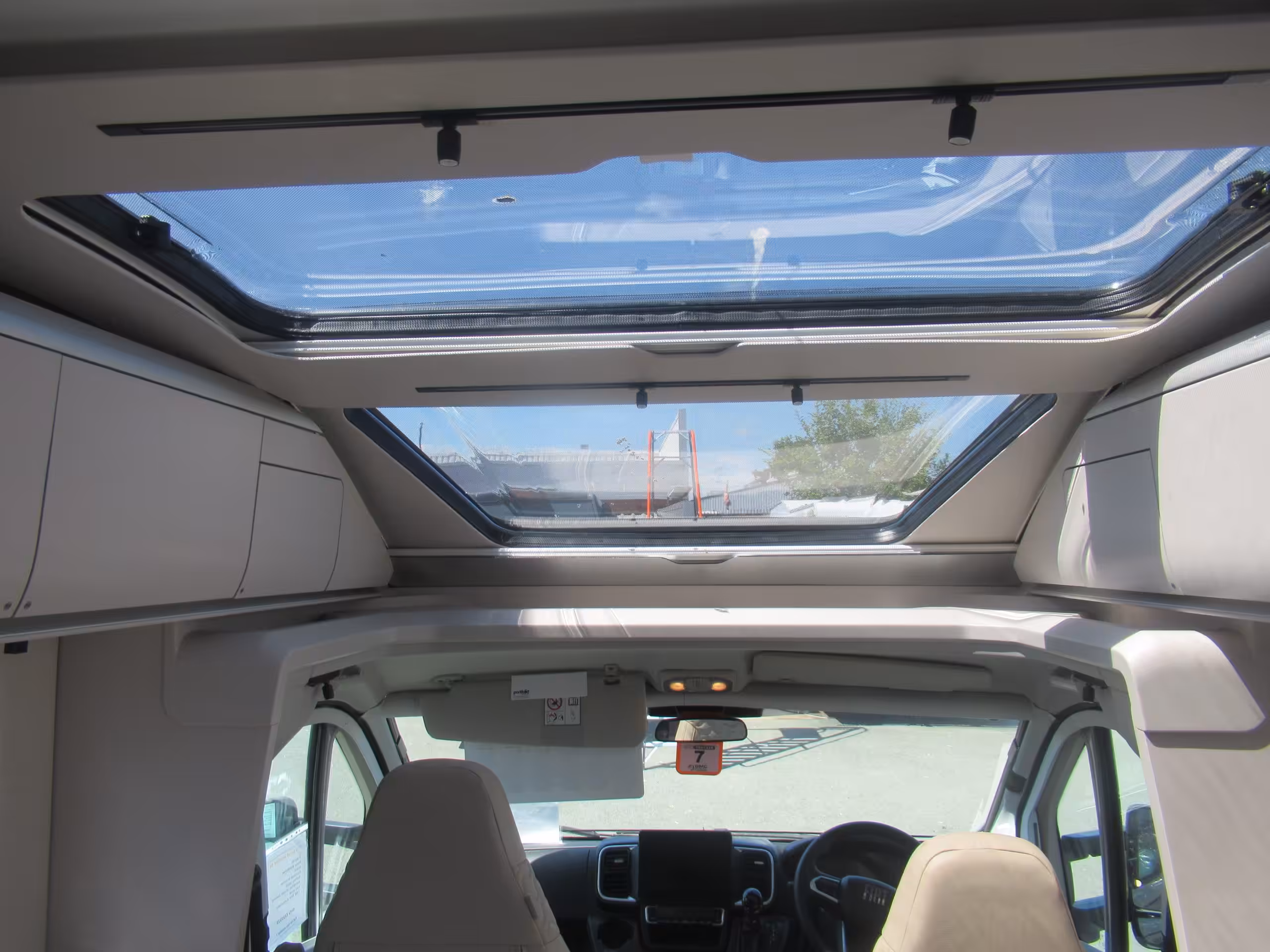 Adria Coral Supreme 670 DL AR G 23