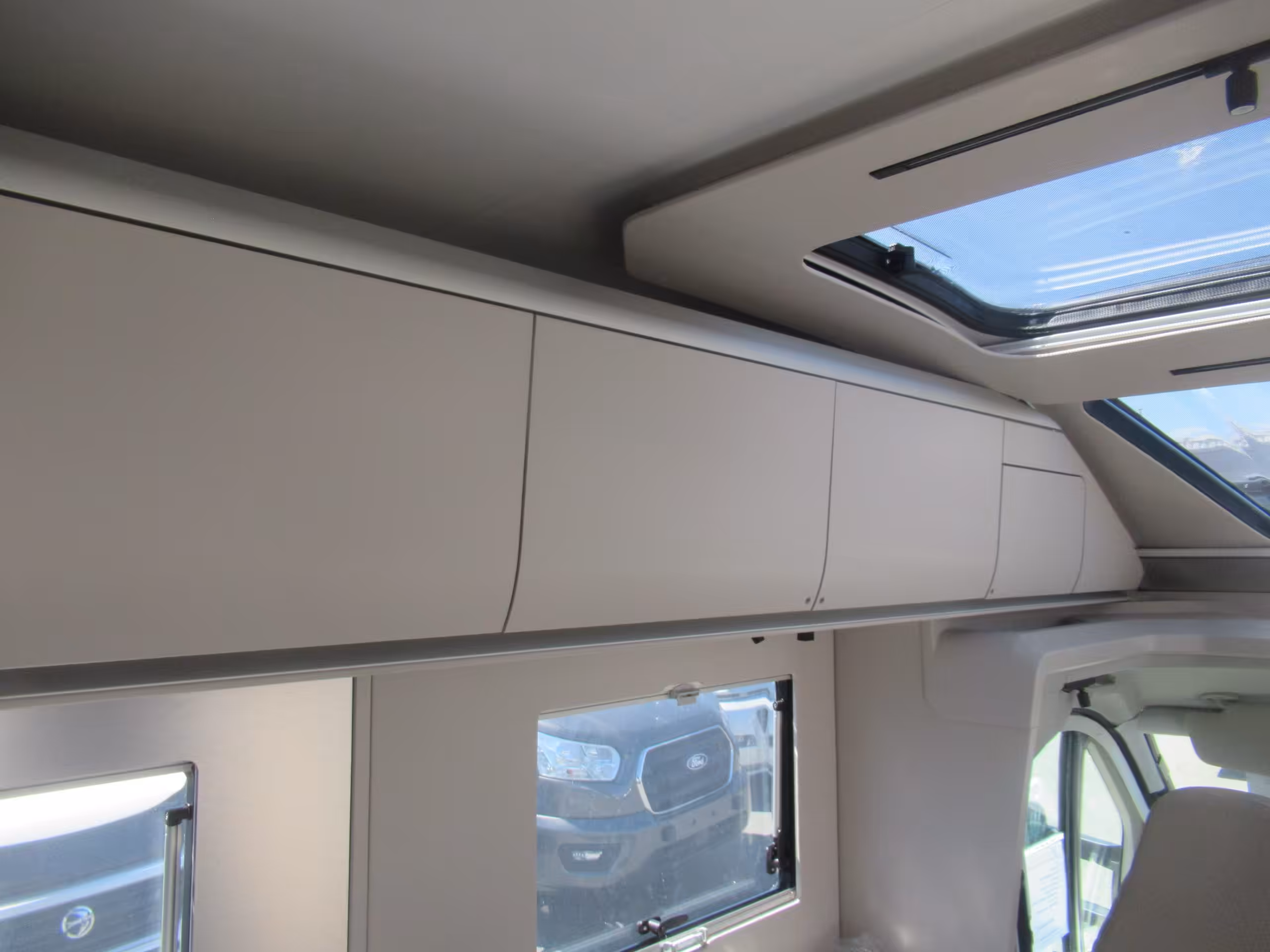 Adria Coral Supreme 670 DL AR G 24