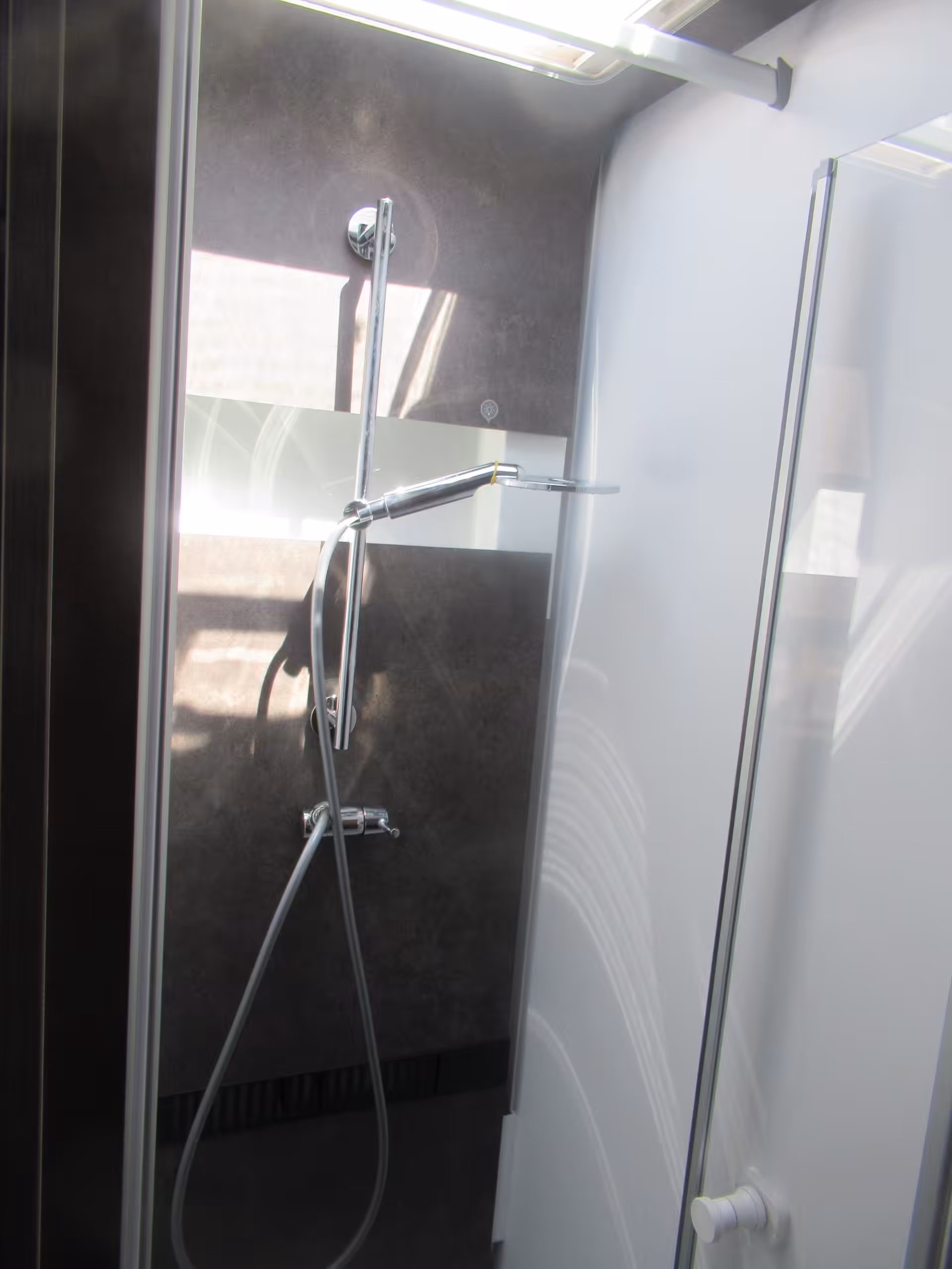 Adria Coral Supreme 670 DL AR G 34