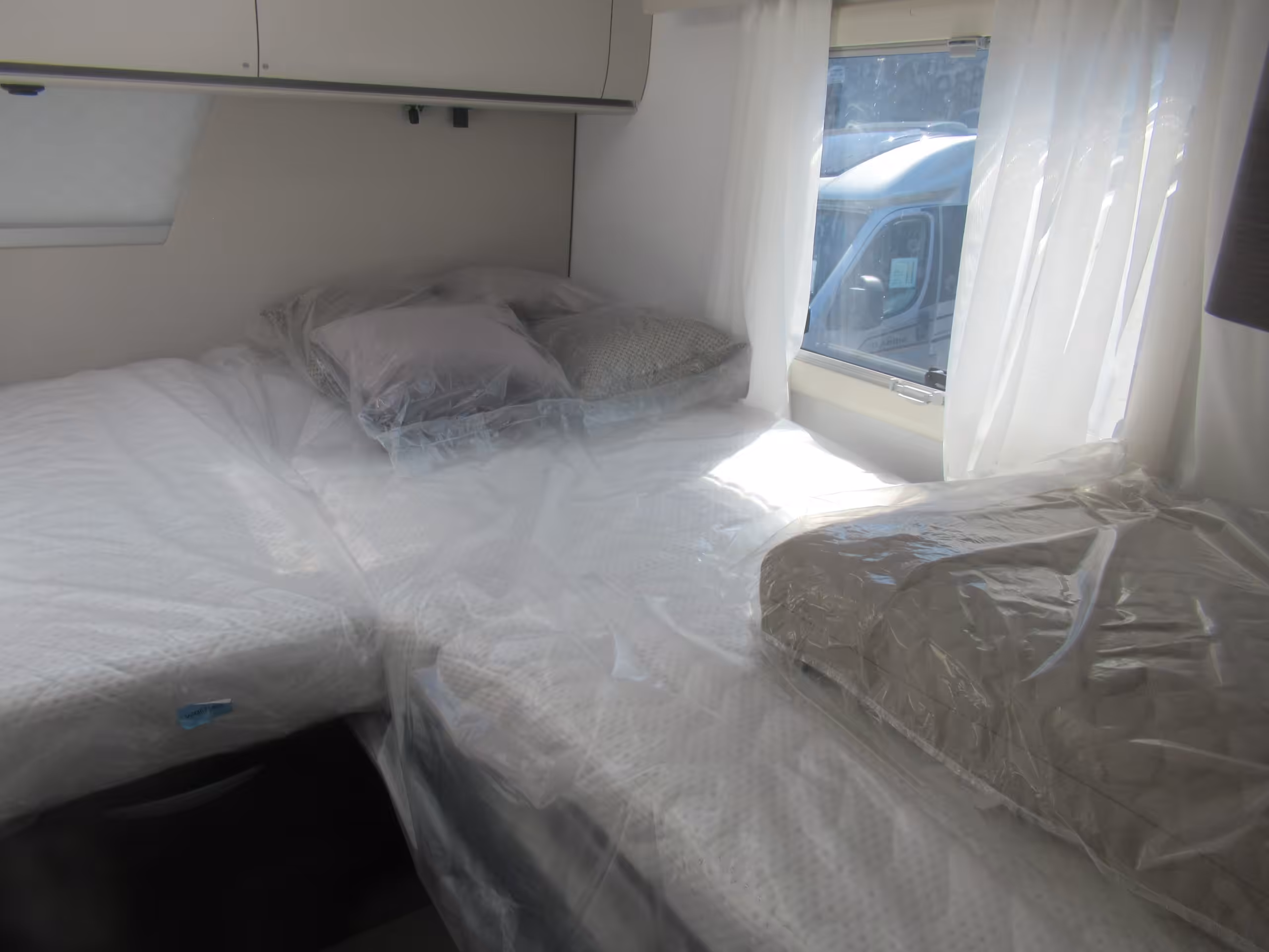 Adria Coral Supreme 670 DL AR G 38