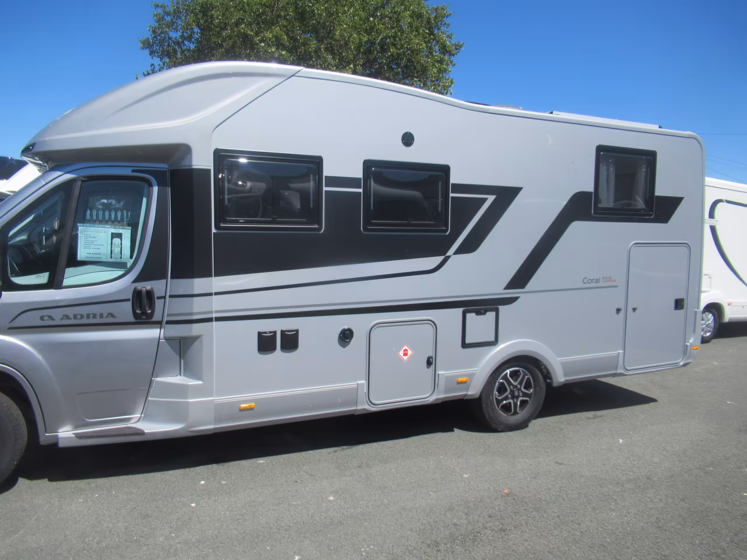 Adria Coral Supreme 670 DL AR G 4