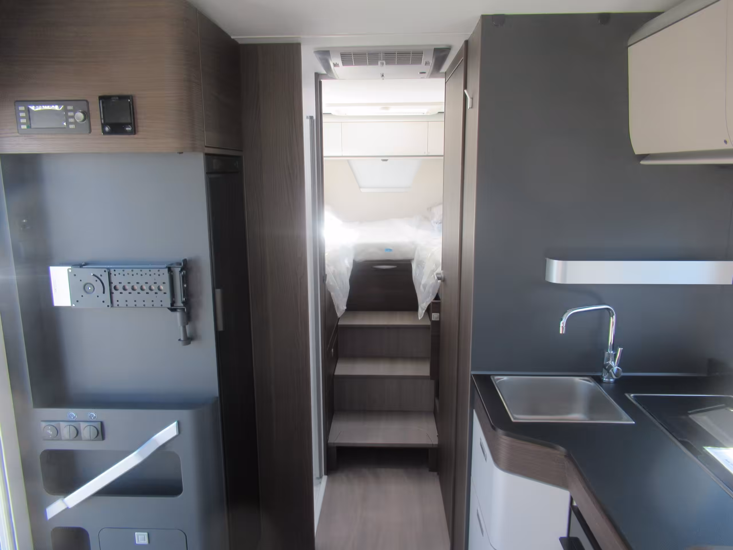 Adria Coral Supreme 670 DL AR G 43