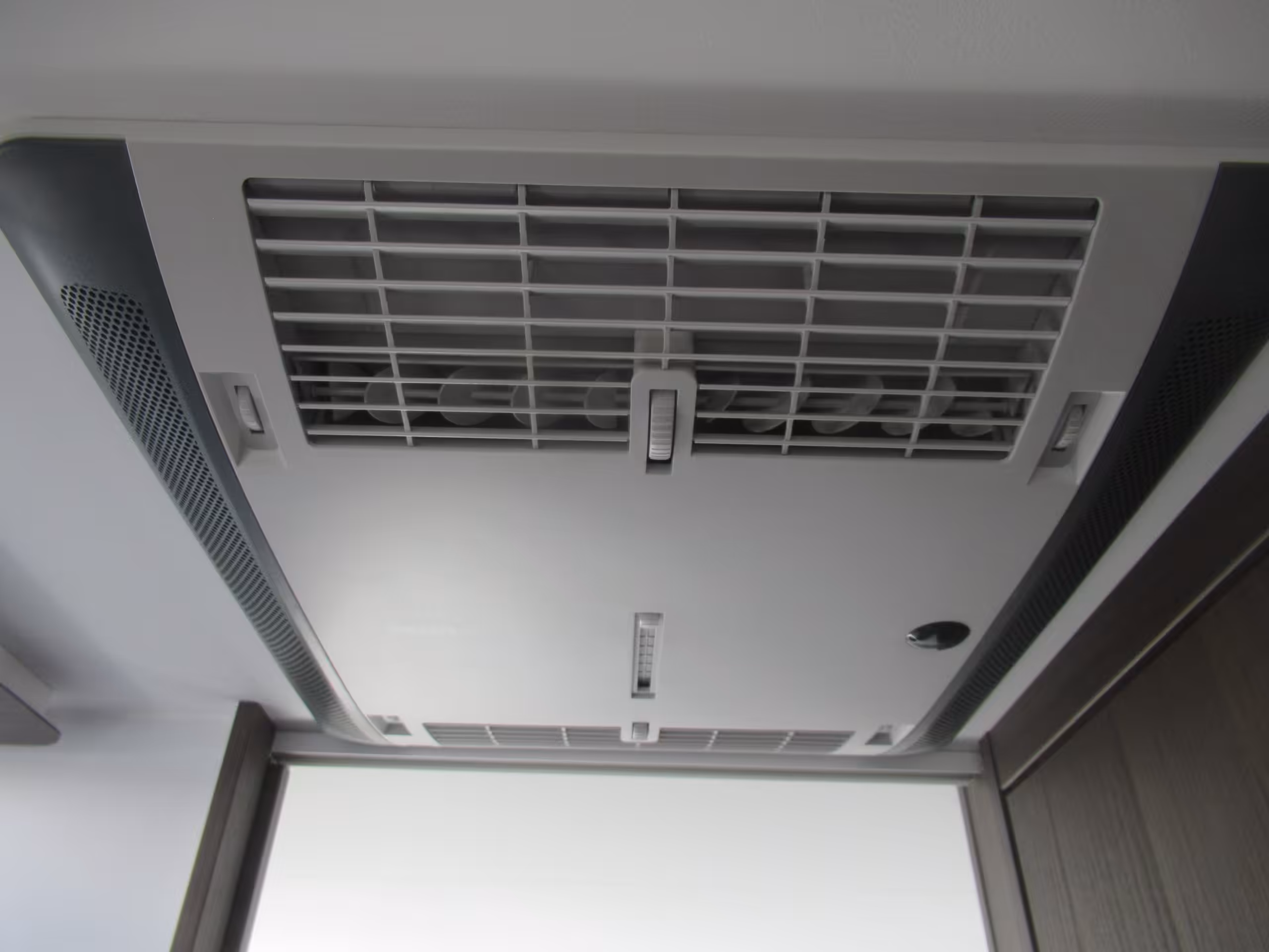 Adria Coral Supreme 670 DL AR G 45