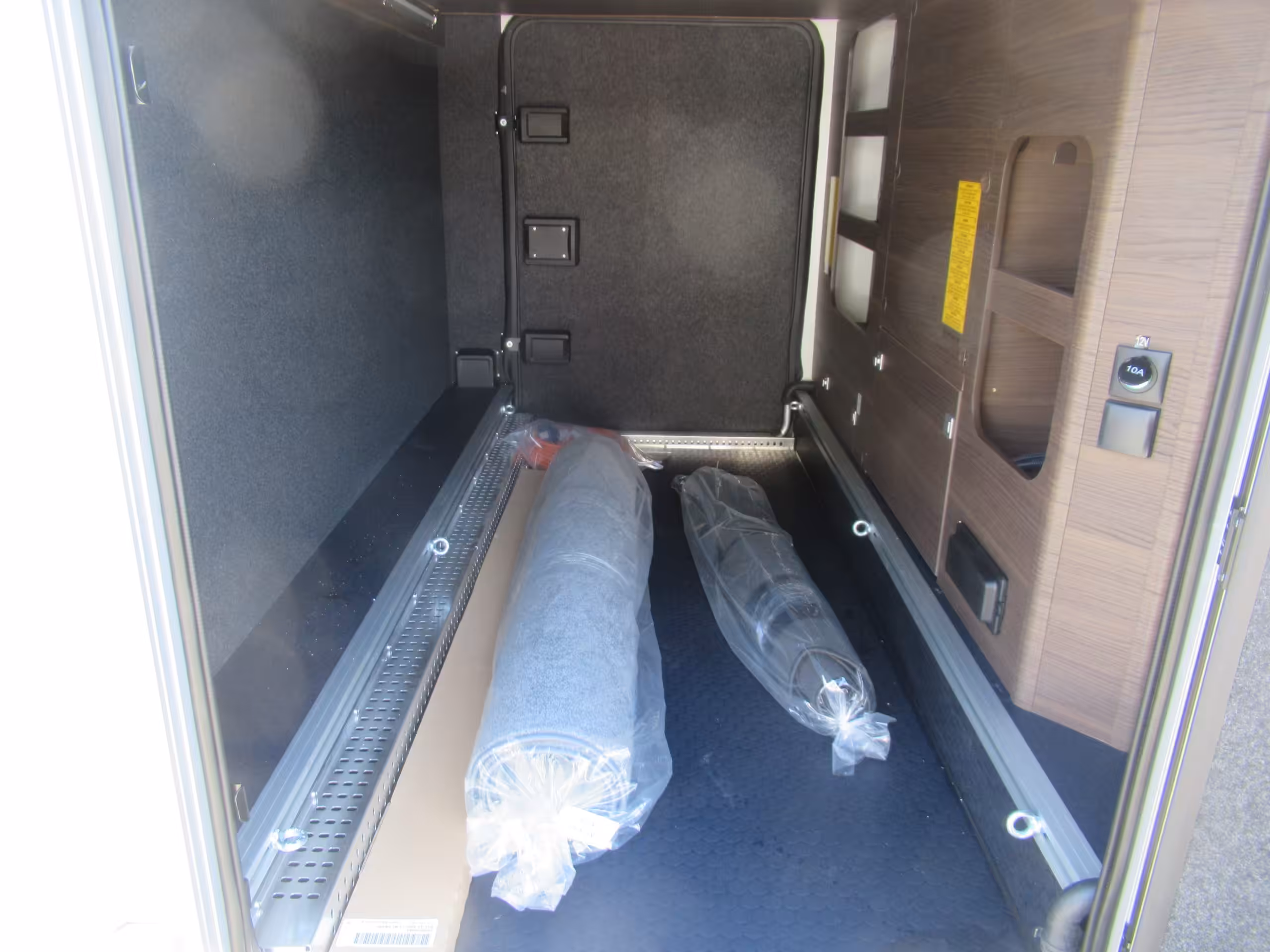 Adria Coral Supreme 670 DL AR G 9