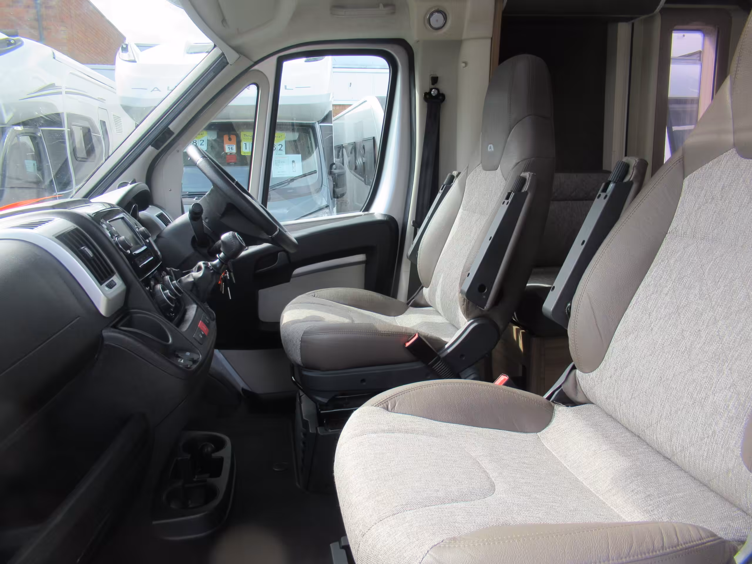 Adria Matrix 670 Supreme 17