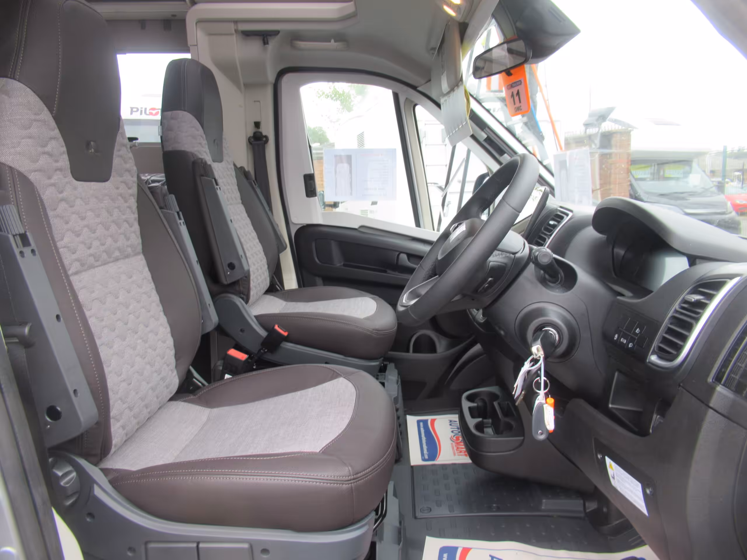 Adria Matrix Supreme 670 DL G 12