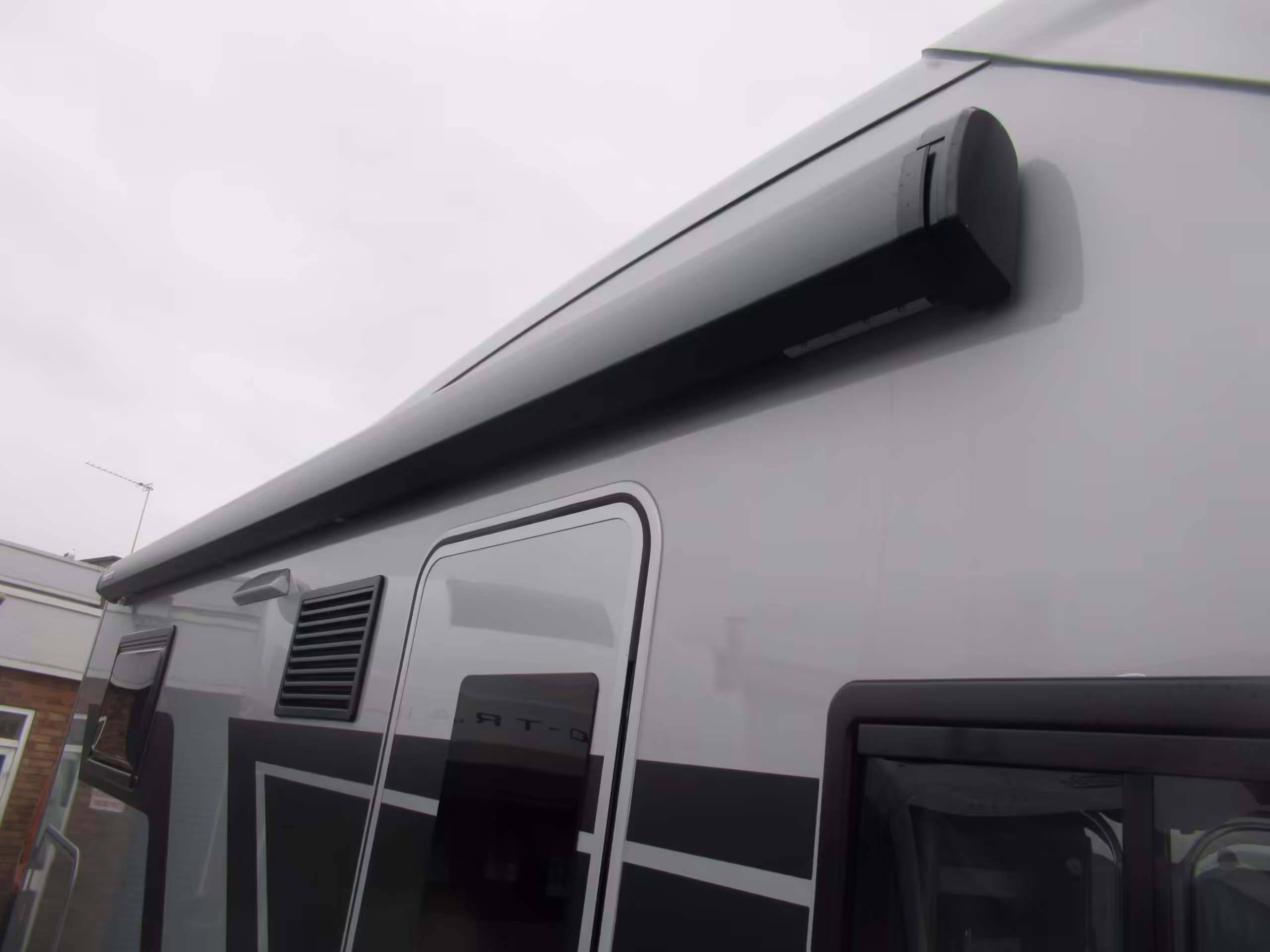 Adria Matrix Supreme 670 DL G 13