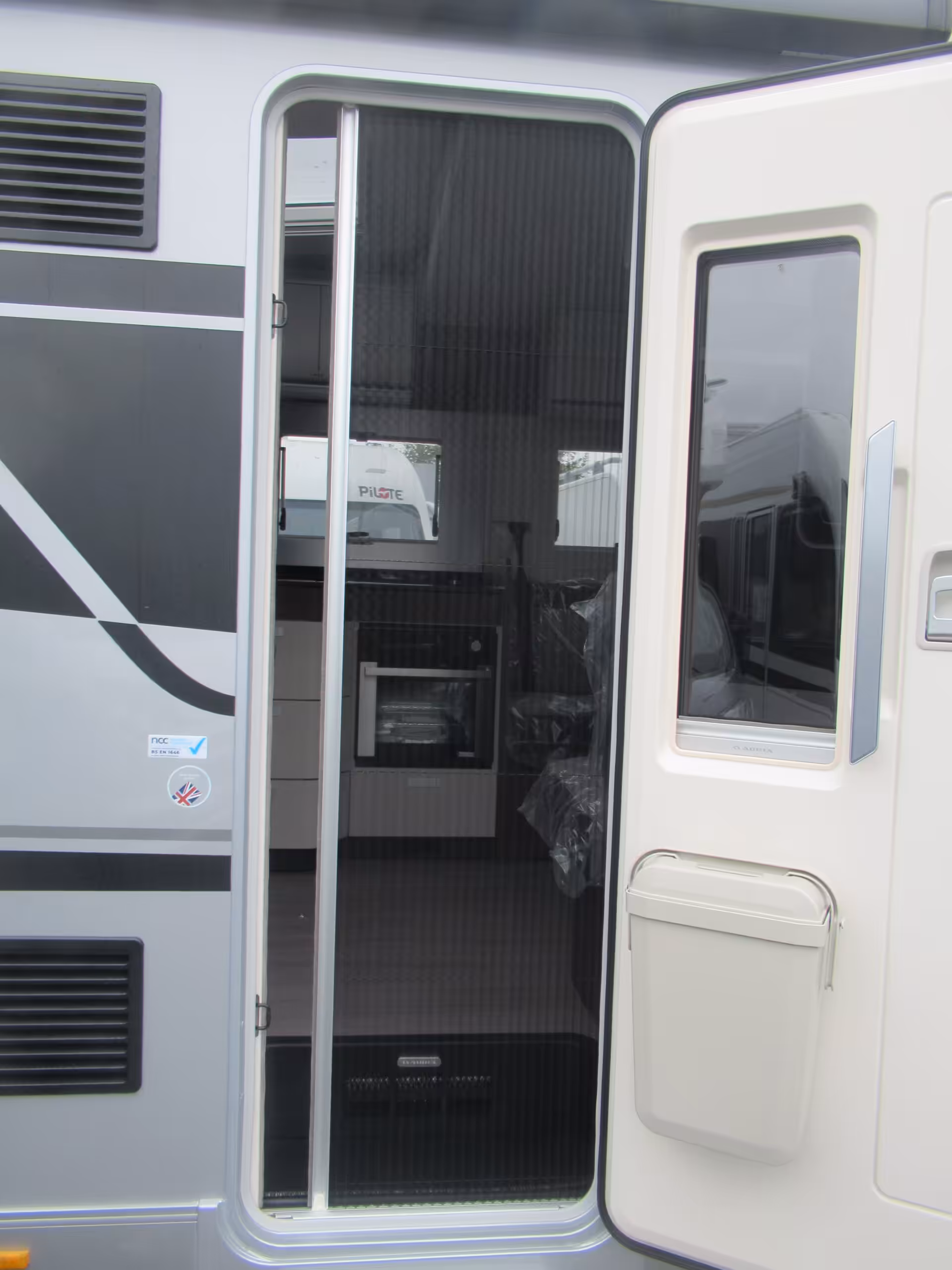Adria Matrix Supreme 670 DL G 15