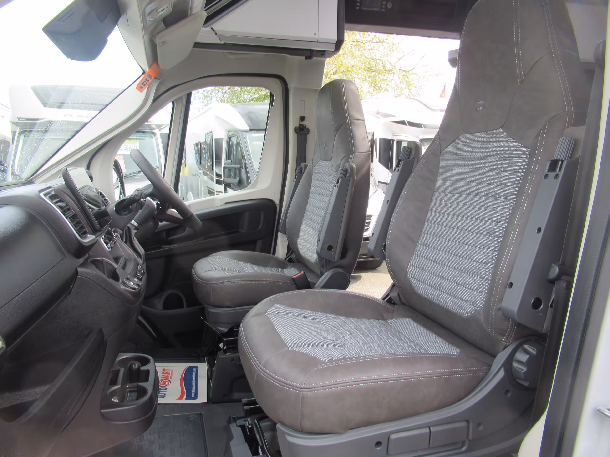 Adria Twin Supreme 640 SGX EX Grey 13