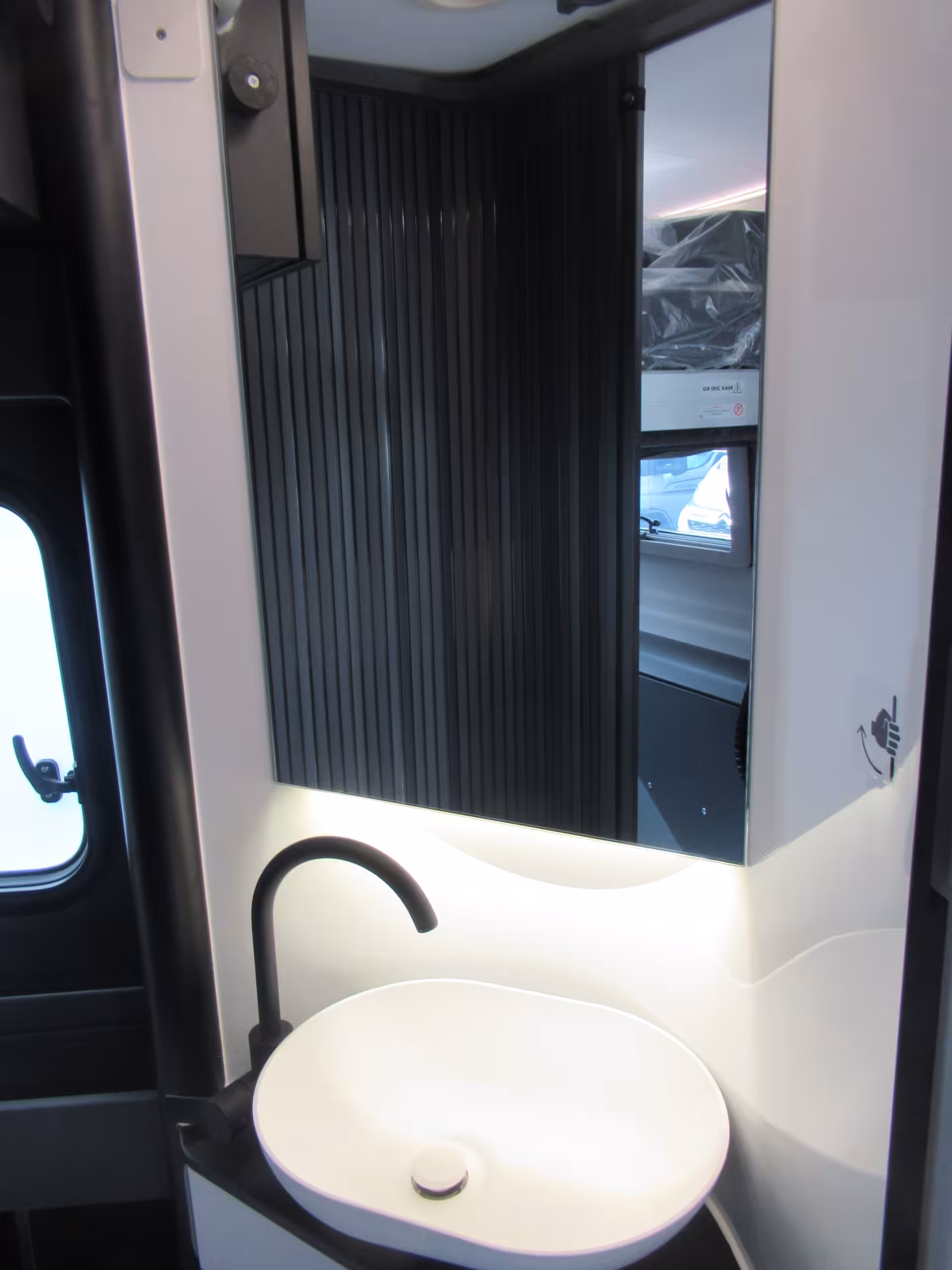 Adria Twin Supreme 640 SGX EX Grey 22
