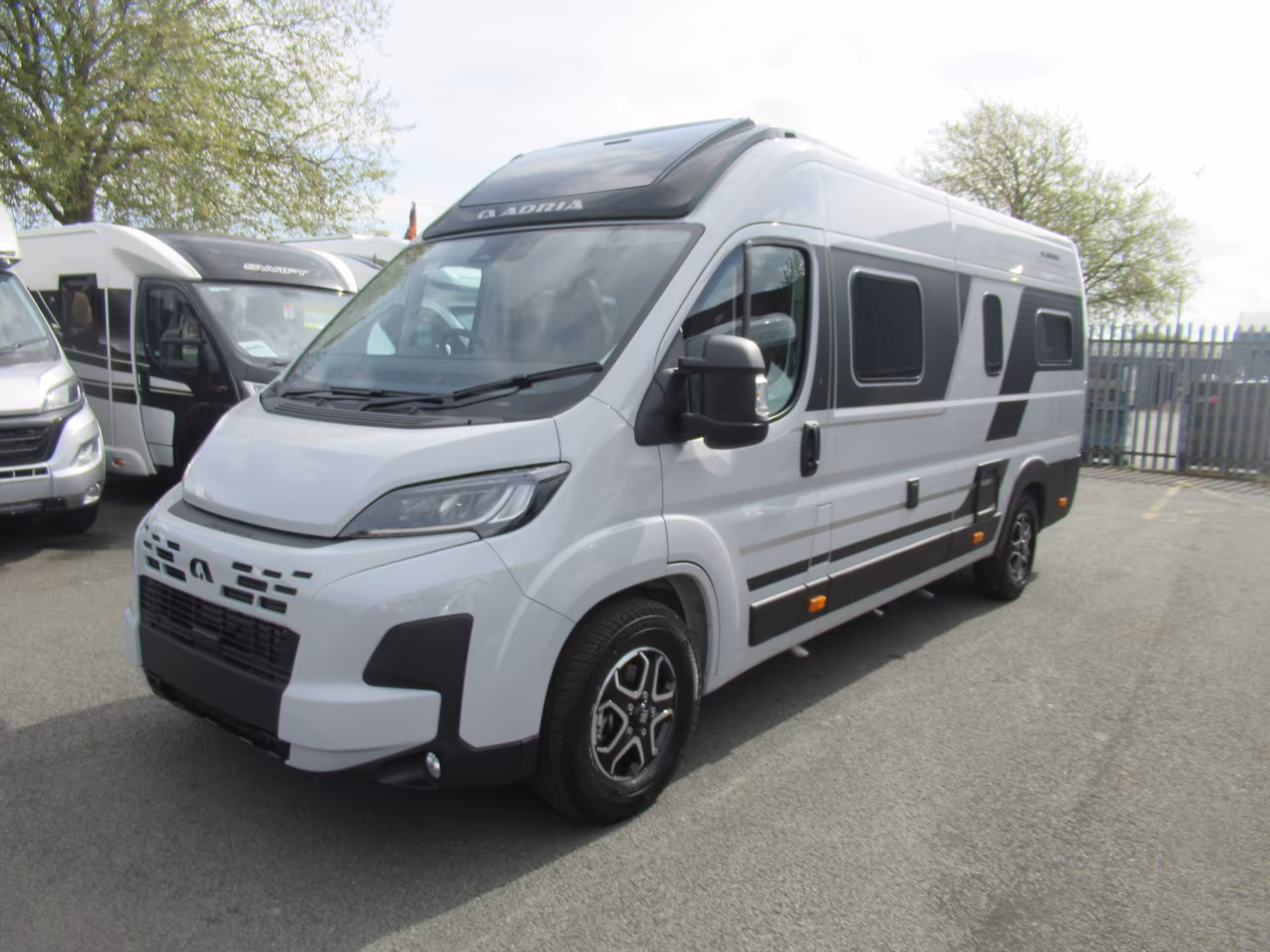 Adria Twin Supreme 640 SGX EX Grey 3