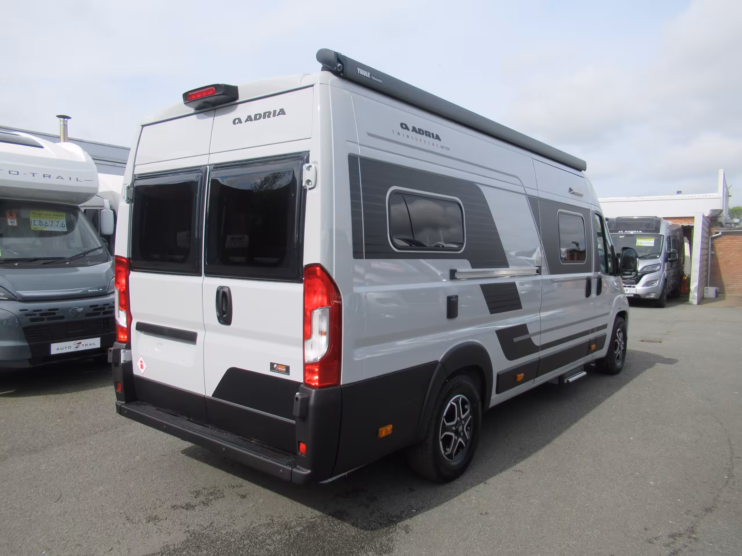 Adria Twin Supreme 640 SGX EX Grey 6