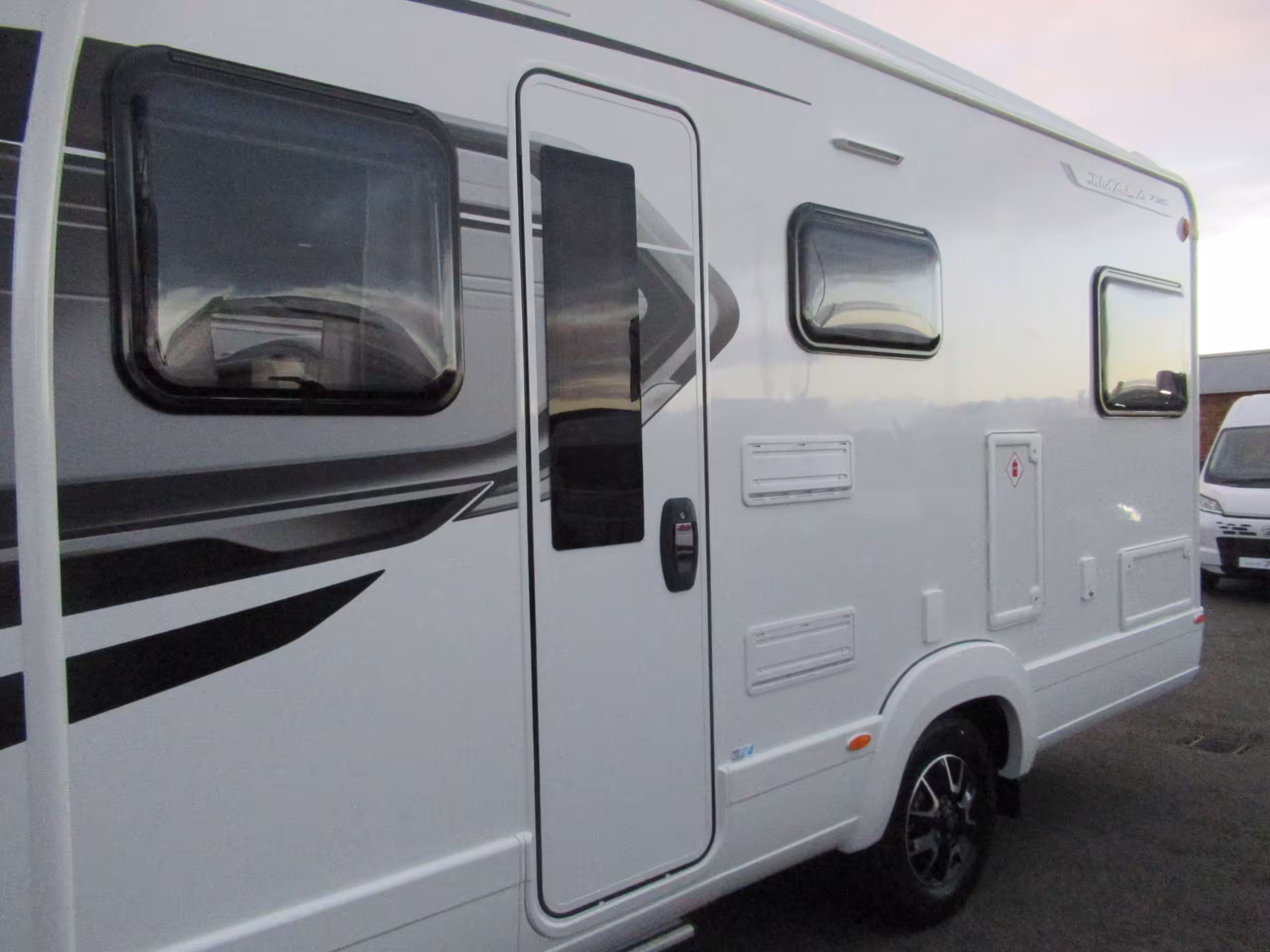 Auto Trail Imala 736 12